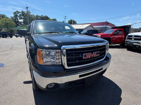 Used 2011 GMC Sierra 1500 SLE w/ Power Tech Package AWD/4WD image 8