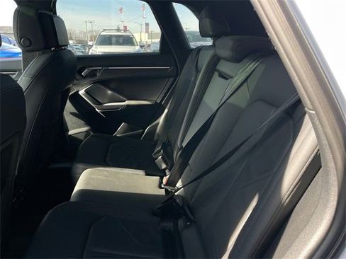 Used 2023 Audi Q3 2.0T Premium image 19