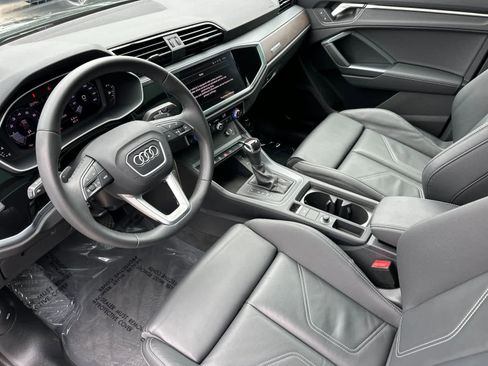 Used 2025 Audi Q3 2.0T Premium w/ Black Optic Sport Package AWD/4WD image 11