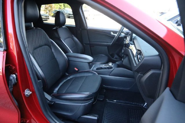 Certified 2025 Ford Escape ST-Line AWD/4WD image 29
