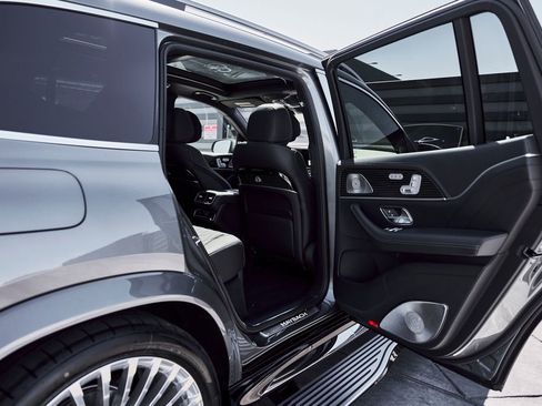 Used 2026 Mercedes-Benz Maybach GLS 600 4MATIC image 28