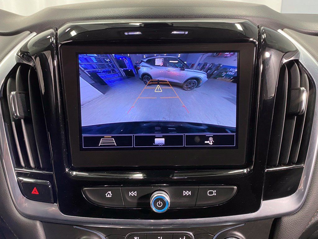 Used 2020 Chevrolet Traverse LT w/ LPO, Floor Liner Package AWD/4WD image 24