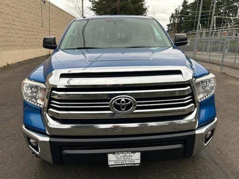 Used 2016 Toyota Tundra SR5 w/ SR5 Upgrade Package image 2