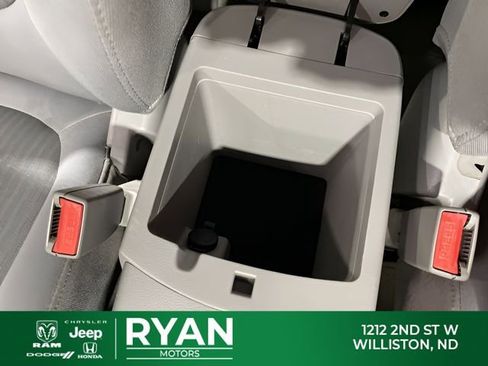 Used 2007 Kia Rondo LX w/ Convenience Pkg image 21