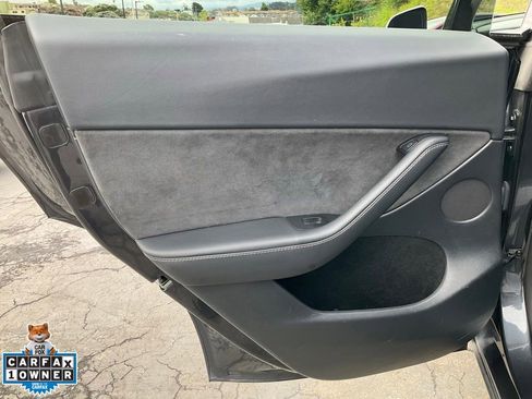 Used 2024 Tesla Model Y 2WD image 42