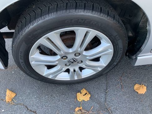 Used 2011 Honda Fit Sport image 12