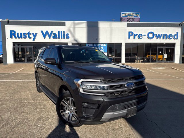Used 2023 Ford Expedition XLT RWD image 1