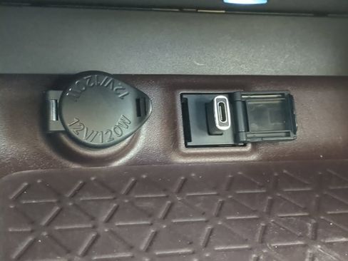 Used 2020 Toyota RAV4 Limited image 20