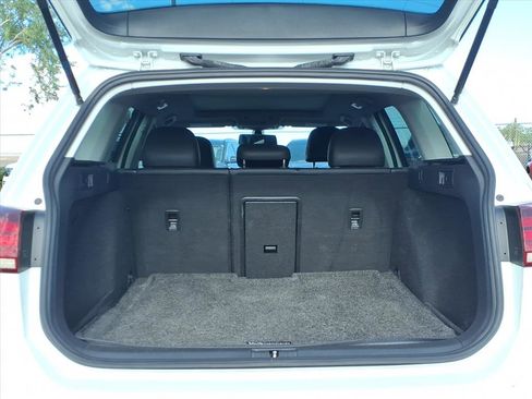 Used 2018 Volkswagen Golf Alltrack SE image 16