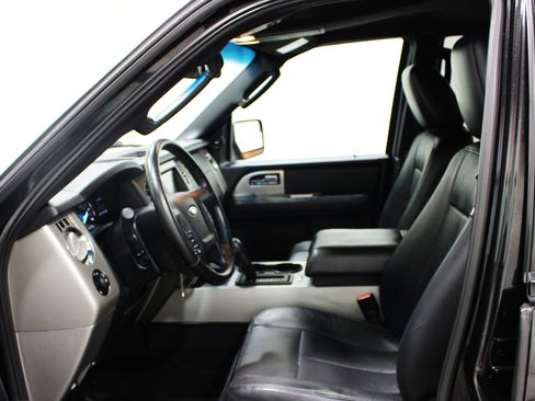 Used 2015 Ford Expedition EL XLT w/ Equipment Group 202A AWD/4WD image 3