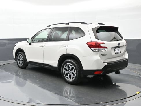 Used 2021 Subaru Forester Premium AWD/4WD image 6