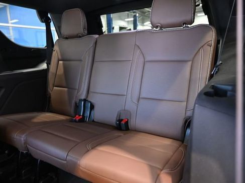 Used 2021 Chevrolet Tahoe High Country w/ Premium Package AWD/4WD image 13