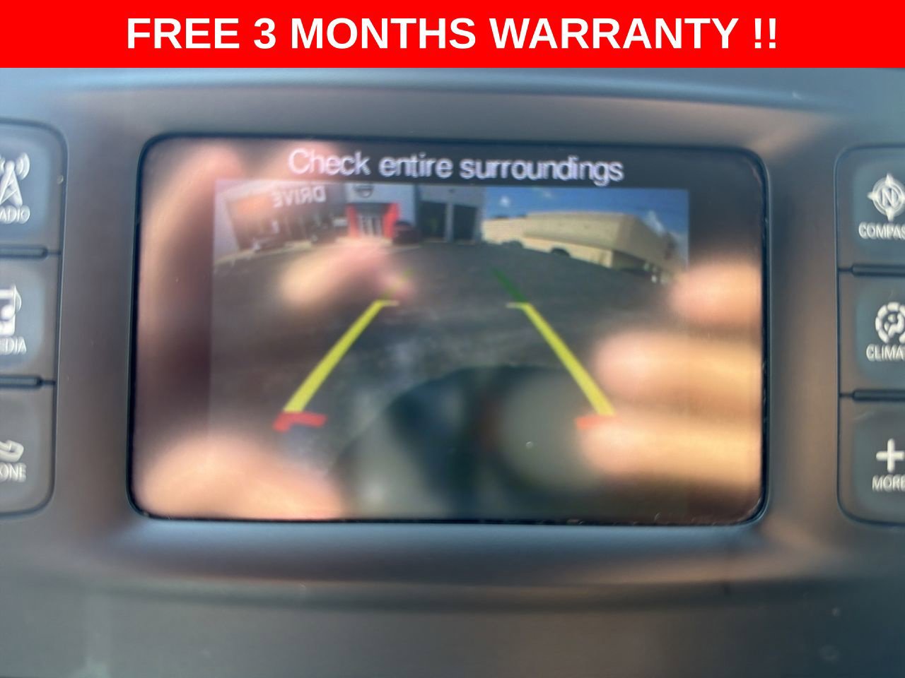 Used 2017 Chrysler Pacifica Touring-L FWD image 18