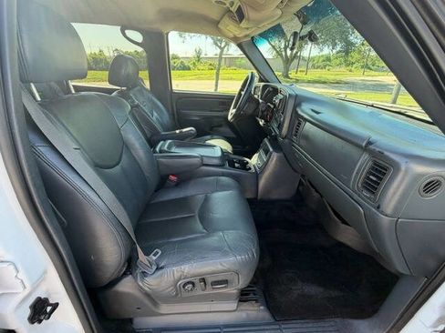 Used 2002 Chevrolet Avalanche 2WD image 7