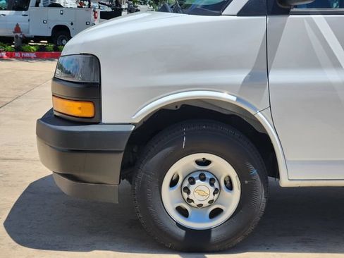 New 2025 Chevrolet Express 3500 w/ Power Convenience Package RWD image 14
