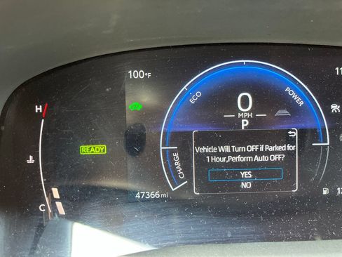 Used 2025 Toyota Camry SE FWD image 9