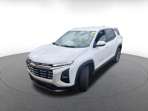 Used 2025 Chevrolet Equinox LT image 3