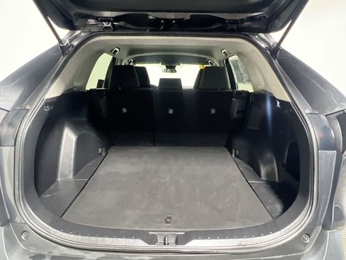 Used 2021 Toyota RAV4 LE FWD image 32