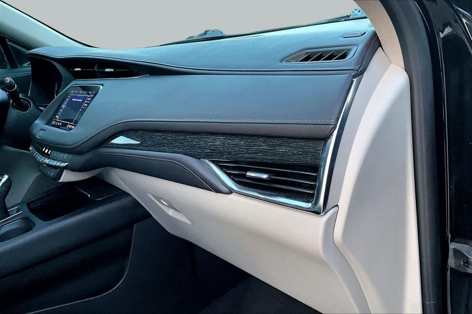 Used 2020 Cadillac XT4 Premium Luxury w/ Cold Weather Package FWD image 18