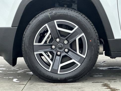 New 2026 Jeep Cherokee Limited image 27