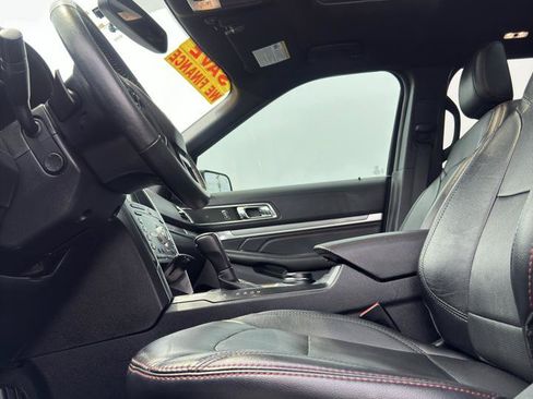 Used 2019 Ford Explorer Sport w/ Equipment Group 401A AWD/4WD image 8