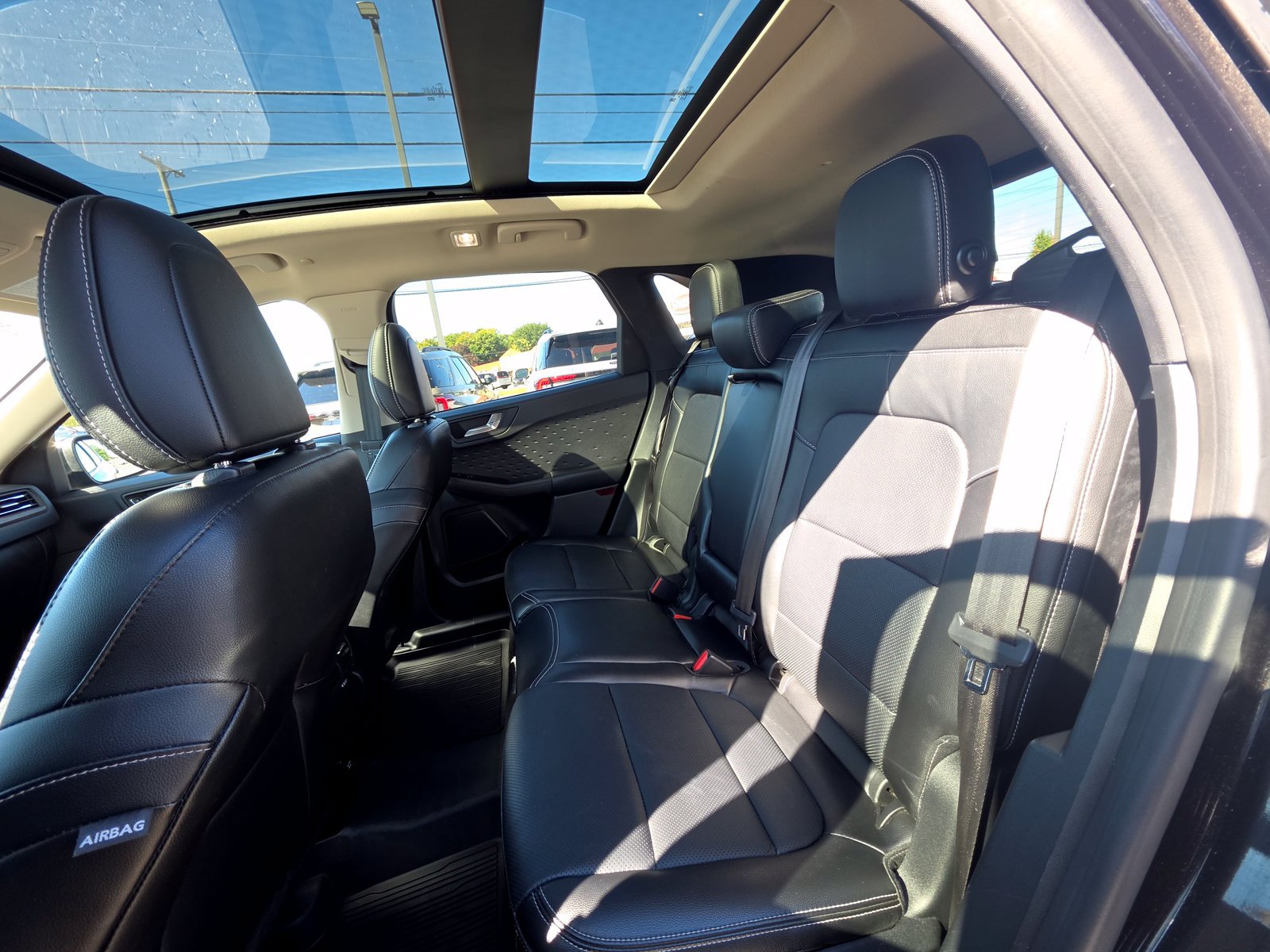 Used 2020 Ford Escape Titanium w/ Titanium Premium Package 2.0 AWD/4WD image 23
