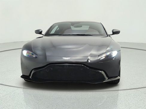 Used 2021 Aston Martin V8 Vantage Coupe RWD image 3