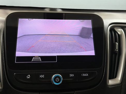 Used 2022 Chevrolet Malibu LT FWD image 14