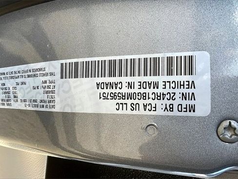 Used 2021 Chrysler Pacifica Touring-L image 35