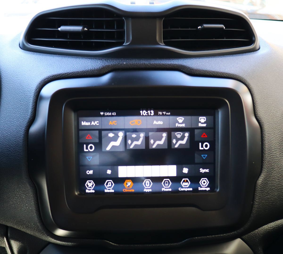 Used 2019 Jeep Renegade Latitude FWD image 48