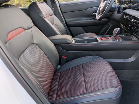 New 2026 Nissan Kicks SR FWD image 32