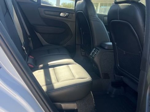 New 2025 Volvo XC40 B5 Core w/ Climate Package image 27