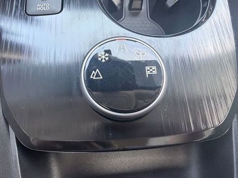 Certified 2025 Nissan Rogue SL w/ SL Premium Package image 18