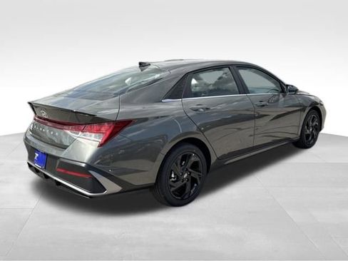 New 2026 Hyundai Elantra SEL Sport Premium FWD image 5