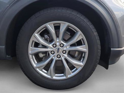 Used 2021 Ford Explorer XLT w/ Equipment Group 202A RWD image 4