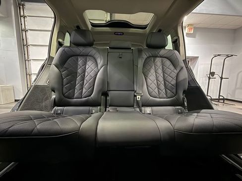 Used 2024 BMW X7 xDrive40i image 27