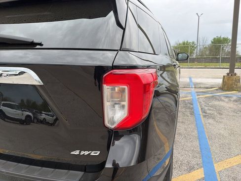 Used 2024 Ford Explorer XLT w/ Equipment Group 202A image 6
