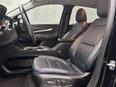 Used 2022 Chevrolet Bolt EUV LT w/ Convenience Package image 10