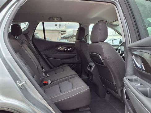 Used 2024 GMC Terrain SLE image 33