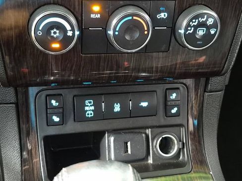 Used 2017 Chevrolet Traverse LT w/ Style and Technology Package FWD image 20