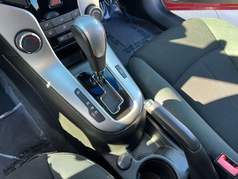 Used 2011 Chevrolet Cruze LT image 29