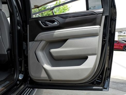 Used 2023 Chevrolet Suburban LT RWD image 50