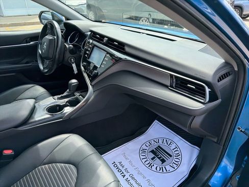 Used 2019 Toyota Camry SE FWD image 29