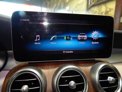 Used 2020 Mercedes-Benz C 300 4MATIC Sedan w/ Premium Package image 27