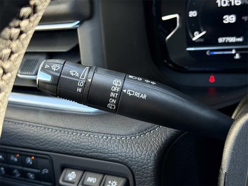 Used 2022 GMC Yukon XL Denali image 28