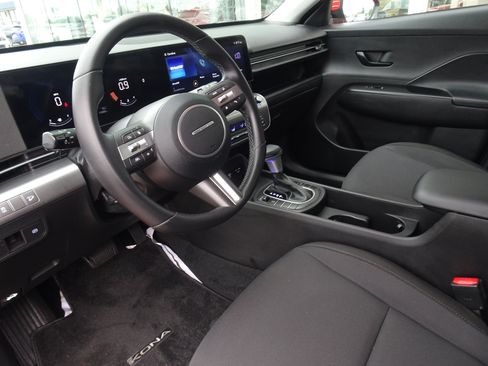 Used 2025 Hyundai Kona SEL AWD/4WD image 11