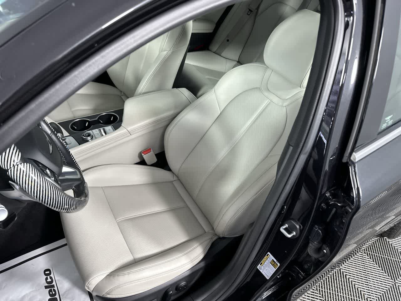 Used 2025 Genesis G70 2.5T RWD image 14