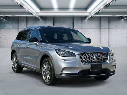 Used 2022 Lincoln Corsair AWD w/ Premium Package image 2