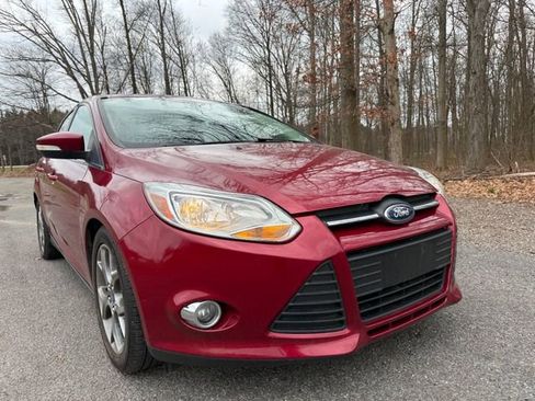 Used 2014 Ford Focus SE w/ Equipment Group 201A image 6