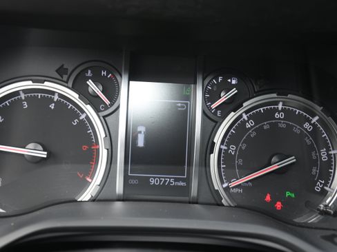 Used 2021 Toyota 4Runner Limited image 15